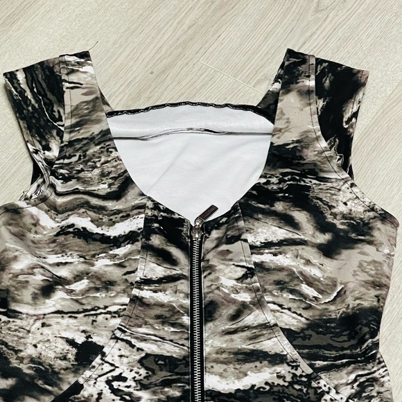 Jennifer Lopez Black and Gray Patterned Dress w/zippered back - Picture 9 of 11